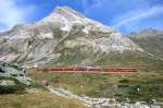 RhB - Regionalzug 464 von Tirano nach St.Moritz am 30.08.1993 etwa 300m vor Bernina Lagalb mit Triebwagen ABe 4/4 II 41 + ABe 4/4 II 46 - B - BD - 4x B. Hinweis: gescanntes Dia.
