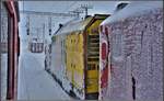 Eisige Zeiten auf dem Bernina Hospiz. Die Xrot mt 95403 mit der Gem 4/4 801 aus Pontreina ist eingetroffen. R4656 nach St.Moritz kann weiterfahren. (04.04.2019)