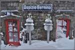 Es ist ungemütlich auf dem Perron in Ospizio Bernina 2253m ü/M.. Zum Glück hat das Buffet noch geöffnet. (04.04.2019)