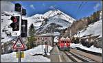 R1625 mit ABe 4/4 III 55  Diavolezza  und 51  Poschiavo  in Alp Grüm 2091m ü/M.