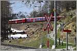 R4632 nach St.Moritz mit ABe 8/12 3511 nach der Kreuzungsstation Stablini zwischen Cavaglia und Alp Grüm.