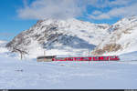 RhB Allegra ABe 8/12 3502 mit Bernina Express Chur - Tirano am 19. Dezember 2020 am Lej Pitschen zwischen Bernina Lagalb und Ospizio Bernina.