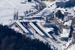 Suchbild ! Wer sieht das Flugzeug ? Bahnhof St.Moritz vom Berg Muottas Muargl aus fotografiert. Hatte ein 600mm Objektiv dabei am 17.01.2025.