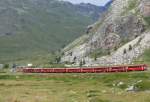 RhB - Regionalzug 1646 von Tirano nach St.Moritz am 17.08.2008 kurz vor Bernina Lagalb mit Zweikraftlok Gem 4/4 801 - Triebwagen ABe 4/4 II 43 - AB 1542 - BD 2474 - B 2466 - B 2452 - B 2308 - B 2312 -