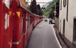 Personenzug Pontresina - Tirano kurz vor der Endstation Tirano/Italien als  Straenbahn .