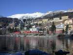 Endstation St.Moritz. Hier beginnen die Albulalinie nach Chur und die Berninabahn nach Tirano. An diesem 12.12.2001 lsst der Winter noch auf sich warten.