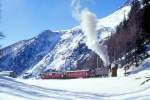 RhB Dampfschneeschleuder-Extrazug fr GRAUBNDEN TOURS 9448 von Cavaglia nach Alp Grm am 28.02.1998 bei La Dota zwischen Cavaglia und Alp Grm mit Dampfschneeschleuder X d rot 9213 - Triebwagen ABe
