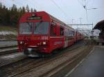 Pendelzug mit hinten schiebender Ge 4/4 II fhrt von Samedan kommend in Pontresina ein. 17. Okt. 2009, 11:57