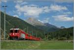 RhB Ge 4/4 II mit einen RE von Pontresina nach Scuol kurz vor Zernez.