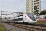 TGV Lyria 4410 fährt Richtung Bahnhof SBB.