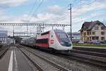 TGV Lyria 4726 durchfährt den Bahnhof Rupperswil.