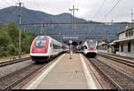 Nachschuss auf RABDe 500 002-6  Annemarie Schwarzenbach  und RABDe 500 004-2  Mani Matter  als IC 867 (IC 2) von Zürich HB (CH) nach Lugano (CH), die den Bahnhof Rivera-Bironico (CH) auf der Gotthardbahn am Monte Ceneri (600) durchfahren, während RABe 524 018 der TILO SA (SBB/TRENORD S.r.l.) als S10 von Chiasso (CH) nach Bellinzona (CH) auf Gleis 3 steht.
[20.9.2019 | 11:42 Uhr]