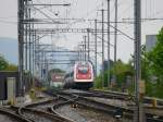 SBB - ICN unterwegs bei der einfahrt in den Bahnhof Oensingen am 28.04.2015