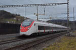 RABe 501 016-6 Giruno durchfährt den Bahnhof Gelterkinden.