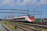 RABe 501 024-0 Giruno durchfährt am 06.06.2024 den Bahnhof Muttenz.