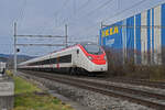 RABe 501 015-8 Giruno fährt am 02.01.2025 Richtung Station Itingen.