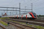 RABe 502 225-1 Twindexx durchfährt am 18.06.2024 den Bahnhof Muttenz.