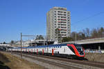 RABe 502 010-7 fährt Richtung Bahnhof Muttenz.