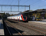 SBB - Triebzug (Twindexx) 502 215-2 bei der einfahrt im Bahnhof Sissach am 26.10.2019