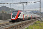 RABe 502 211-1 Twindexx durchfährt den Bahnhof Gelterkinden.