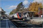 Erneut ist ein SBB Twindexx 502 auf der Simplonline auf Probefahrt, hier der RABDe 502 013 (94 85 0 502 013-1 CH-SBB) bei der Durchfahrt in Burier in Richtung Montreux.

8. November 2021