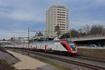 RABDe 502 006-5 Twindexx fährt Richtung Bahnhof Muttenz.