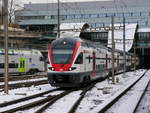 SBB - Triebzug RABe 511 124-5 im Bahnhofsareal in Bern am 02.12.2017