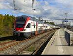 SBB - RABe 511 112 + 511 104 bei der durchfahrt in Mies am, 2024.10.03