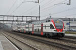 RABe 511 121 KISS durchfährt am 17.02.2025 den Bahnhof Rupperswil.