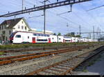 SBB - Triebzug RABe  94 85 0 512 013-9 unterwegs in Pratteln am 05.10.2023 .. Standort ausserhalb der Geleise