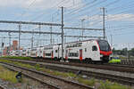 RABe 512 010-5 KISS durchfährt am 06.06.2024 den Bahnhof Muttenz.