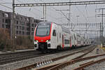 RABe 512 004-8 KISS verlässt am 17.01.2025 den Bahnhof Rheinfelden.