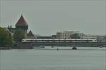 . Im strmenden Regen berquert ein Seehas die Rheinbrcke in Konstanz am 09.09.2017. (Jeanny) 