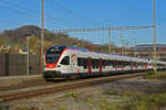 RABe 521 016, auf der S3, verlässt den Bahnhof Gelterkinden. Die Aufnahme stammt vom 13.11.2020.