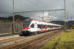 RABe 521 010, auf der S3, verlässt den Bahnhof Gelterkinden.