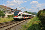 SBB 521 004 erreicht als S6 von Zell im Wiesental nach Basel SBB den Bahnhof Steinen.