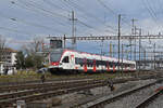 RABe 521 027, auf der S1, verlässt am 09.01.2025 den Bahnhof Pratteln.