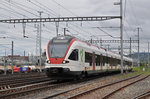 RABe 521 016, auf der S1, fährt zum Bahnhof Muttenz. Die Aufnahme stammt vom 17.04.2016.