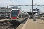 Ausfahrt am 14.05.2015 von RABe 521 029 als S1 nach Olten aus dem Bahnhof Pratteln.