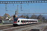 RABe 523 041, auf der S26, durchfährt den Bahnhof Rupperswil.