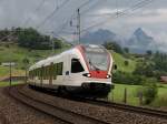 Der Flirt 523 005 am 27.06.2009 unterwegs bei Arth-Goldau.