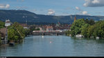 Ein FLIRT überfährt am 6. August 2016 die Aarebrücke in Solothurn.