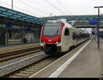 SBB - Triebzug RABe 523 105 bei der ausfahrt im Bhf.