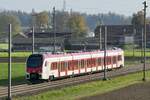 Nachschuss auf den RABe 533 701 für RegionAlps der auf Testfahrt nach Thun ist am 11.11.24 bei Kiesen.