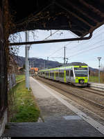 BLS RABe 525 018 erreicht am 28. Februar 2020 gemeinsam mit einer weiteren NINA als S44 Solothurn / Sumiswald-Grünen - Thun den Bahnhof Kaufdorf.