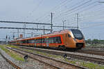 RABe 526 110 Traverso der SOB durchfährt am 18.06.2024 den Bahnhof Muttenz.