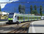 BLS - Tiebzüge RABe 528 211 + 528 111 bei Rangierfahrt im Bahnhof Interlaken Ost am 2024.05.25