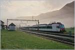 Ein SBB Domino RBDe 560 ist als Regionalzug 7026 von Neuchâtel nach Buttes unterwegs und hält in Noirauge.
