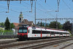 RBDe 560 284-2, auf der S23, wartet am 30.05.2023 beim Bahnhof Rupperswil.