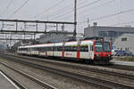 ABt NPZ Domino 50 85 39-43 858-2, auf der S 29, fährt am 17.02.2025 beim Bahnhof Rupperswil ein.